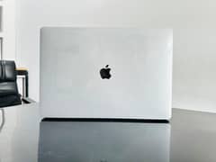 APPLE MACBOOK PRO 2019 15'' WITH 4GB GRAFIC CARD