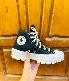 Converse Chuck Taylor Lugged (Size 40)