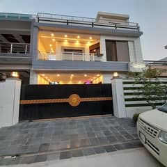 10 marla house for sale in Park view city lahore