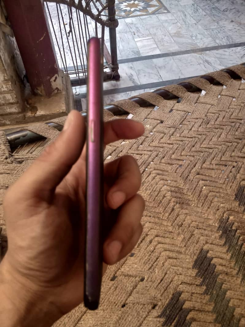 Oppo F9, first hand use 1