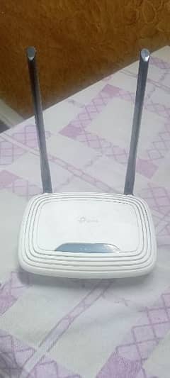 TP-Link TL-WR841N 300Mbps Wireless  Router with adapter. 
100% Original