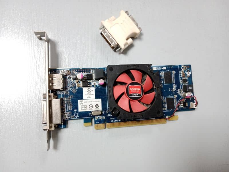 AMD RADEON HD 7470 1GB, 64 bit graphics card 0