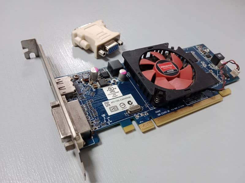 AMD RADEON HD 7470 1GB, 64 bit graphics card 1