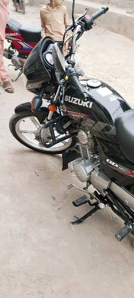 10/10 condition. Suzuki bike 3