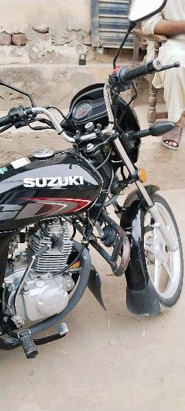 10/10 condition. Suzuki bike 6