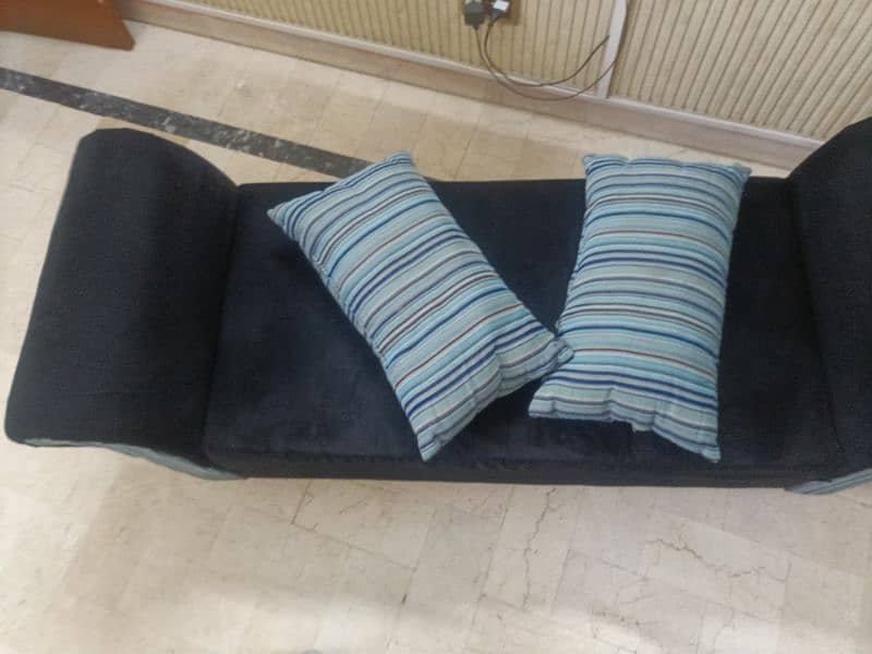 second hand Sofa or Couch in black colour with 2 cushions 7