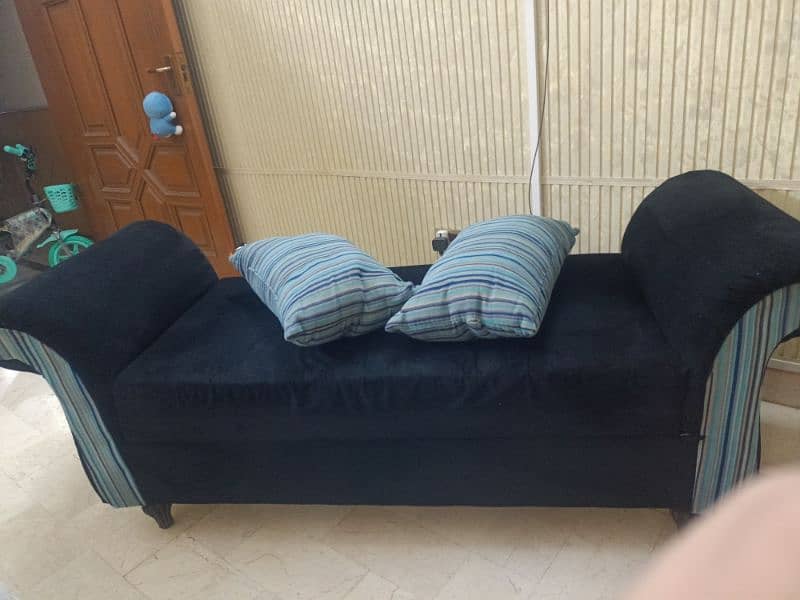 second hand Sofa or Couch in black colour with 2 cushions 8