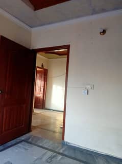 Allama Iqbal Town 10 Marla Upper Portion For Rent