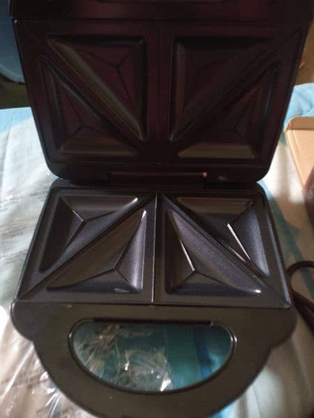 Westpoint Sandwich Maker and Toaster Unused 5