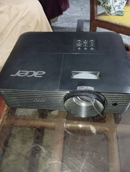 Acer MultiMedia Projector DLP 4000 Lumens 5