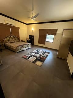 1000 (sq. yd) Bungalow for Sale in Prime Location Gulshan Block-7