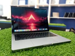 MacBook Pro M2 Pro 2023 16gb 512gb 41 cycles 10/10 condition