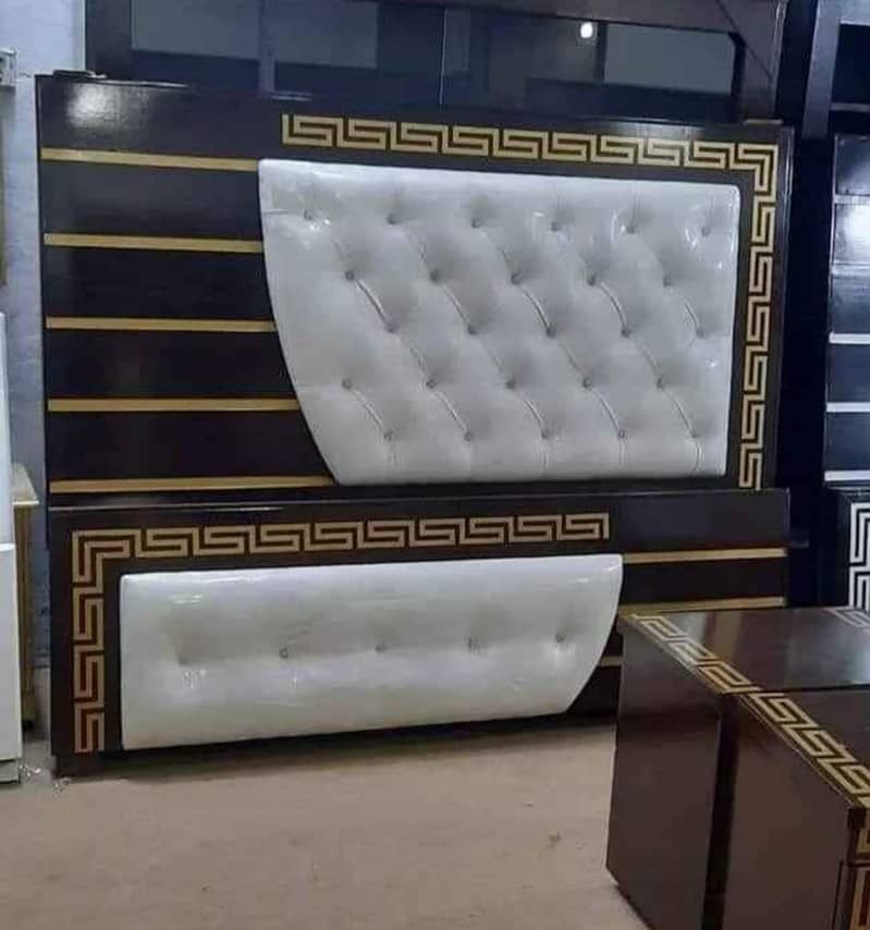 bed / double bed / king size bed / wooden bed / bed set / bedroom set 2