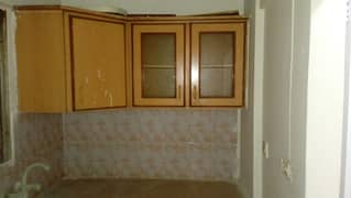 bisma avenue block 13 flat for rent