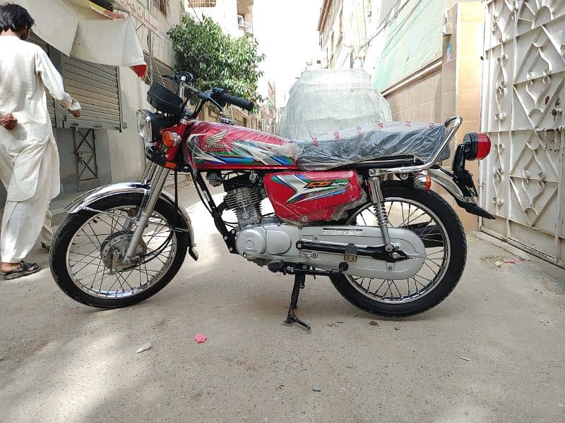 Honda CG-125 2023 8