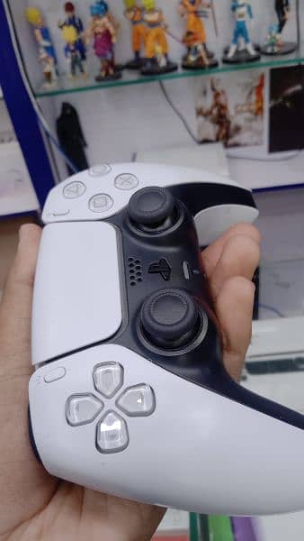 PS5 original controller 3