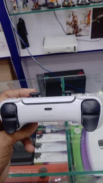 PS5 original controller 4