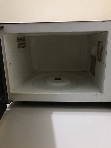 Gaba National Microwave oven 1