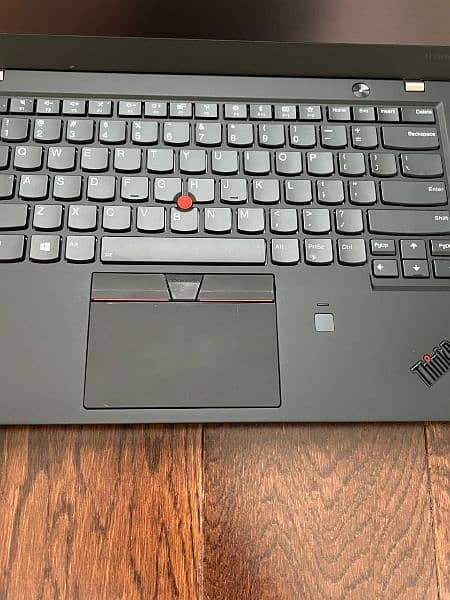 Lenovo Thinkpad X1 Carbon Gen 8 
Intel Core i7- 10th Generation 1