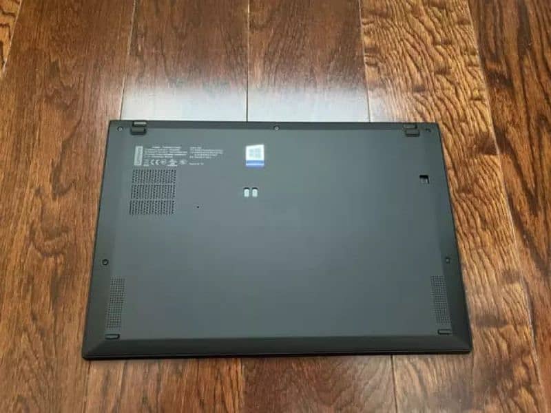 Lenovo Thinkpad X1 Carbon Gen 8 
Intel Core i7- 10th Generation 5