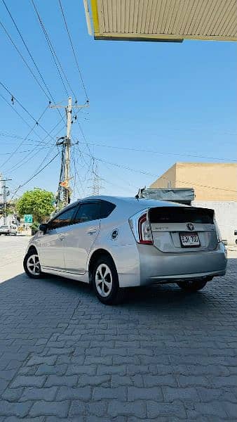 Toyota Prius 2012 1