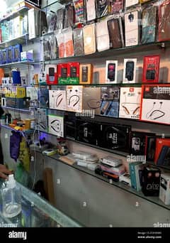 mobile shop pr km k lea lrki ki zarorat h