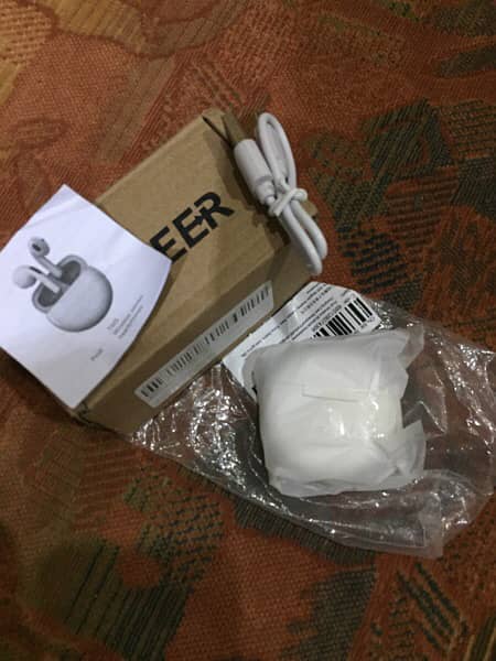 Pro 6 new earpods 2