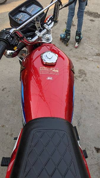 brand new condition red colour original only 1080 km used 2