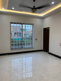 Vip beautiful 12 marla upper portion is available for rent in sabzazar lhr