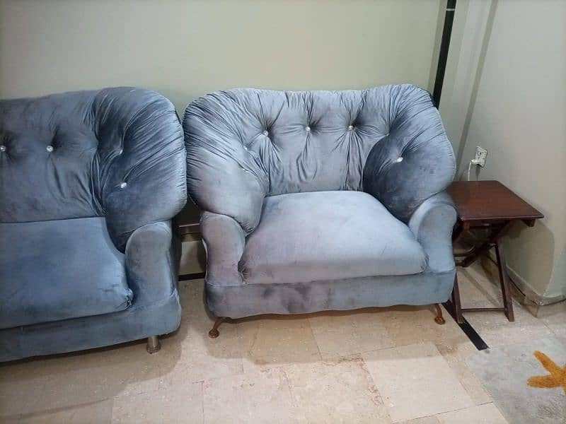 7 seater sofa set. 2