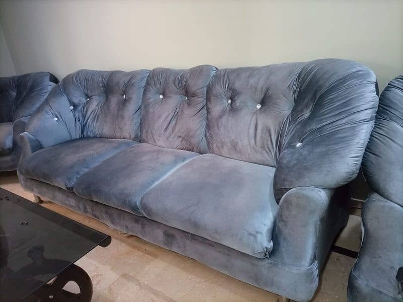 7 seater sofa set. 3