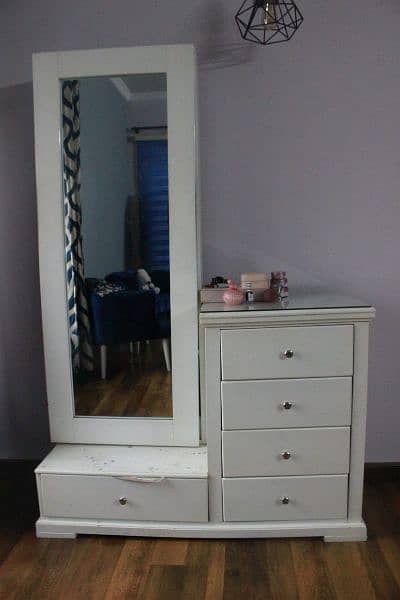 Dresser for sell 0