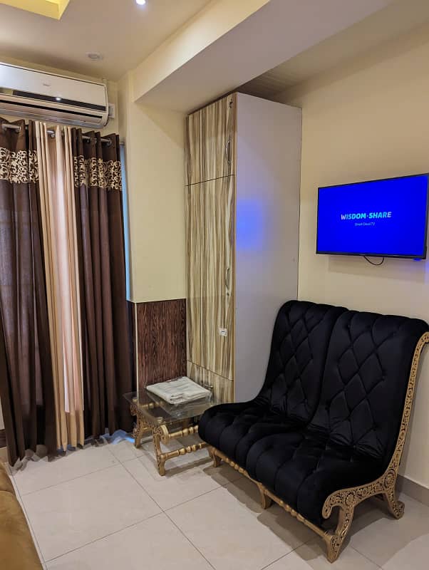 Par day short time one bed furnished apartments available 1