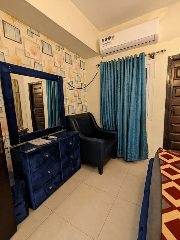 Par day short time one bed furnished apartments available 2