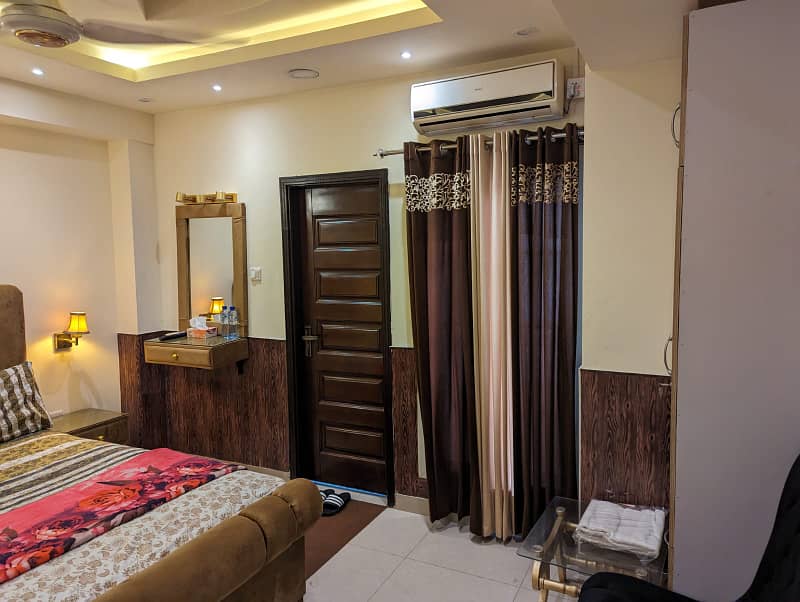 Par day short time one bed furnished apartments available 3