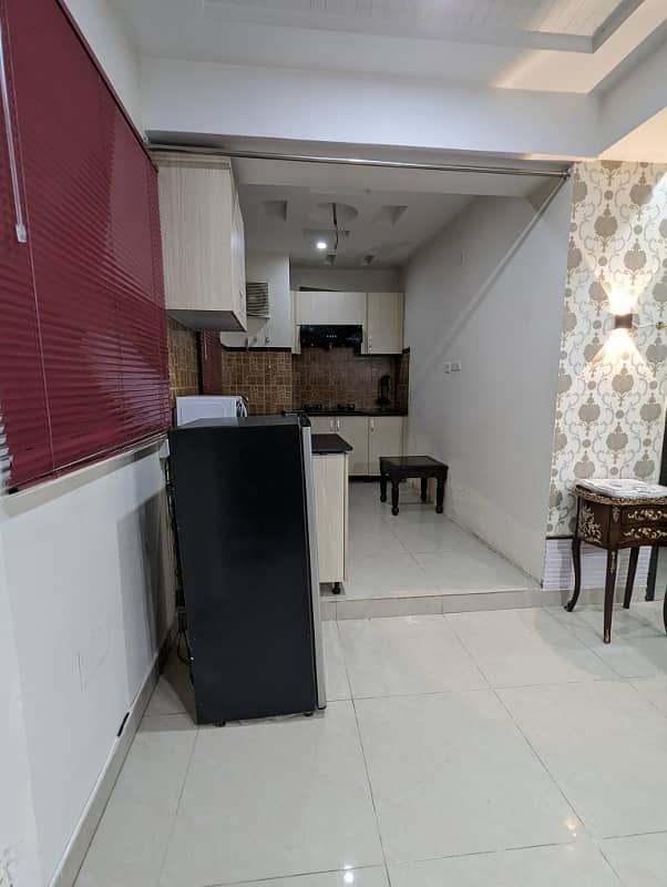 Par day short time one bed furnished apartments available 5