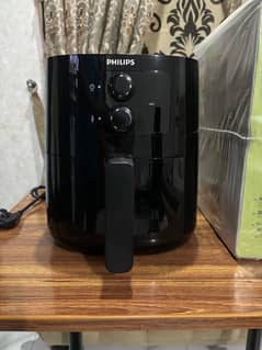 Philips AirFryer Essential HD9200 Like New