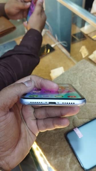 iphone 11 64 gb pta approved 3