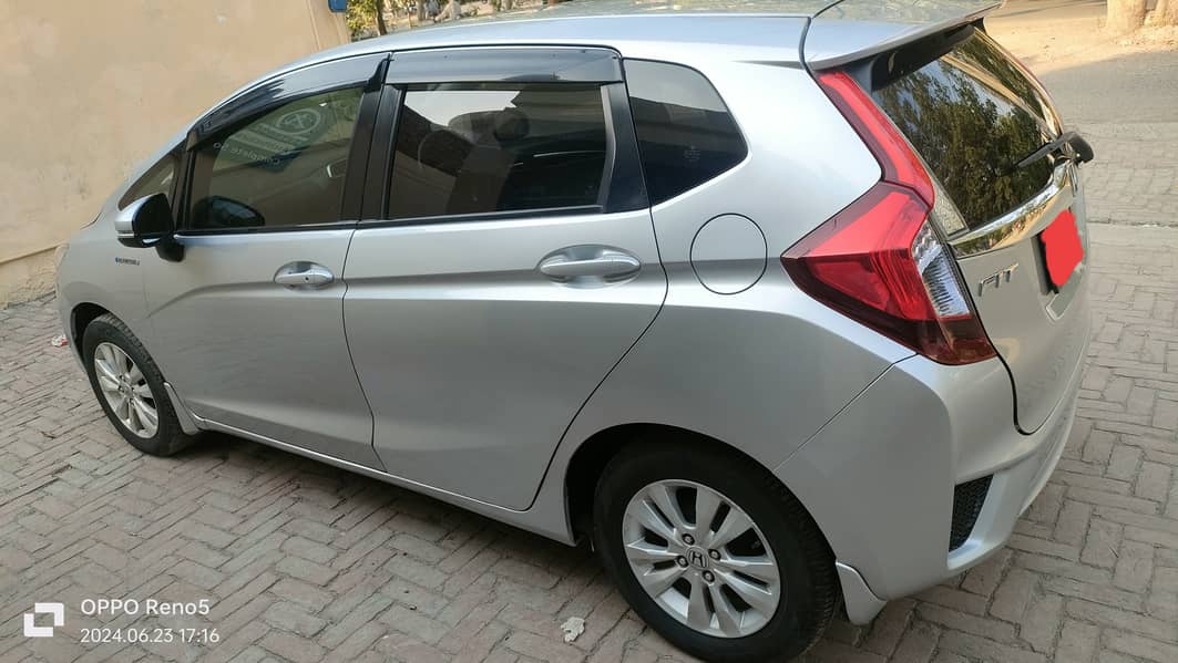 Honda Fit 2018 smart slection hybrid 8