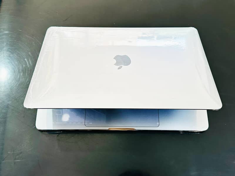 APPLE MACBOOK PRO 2020 13'' RETINA DISPLAY 1