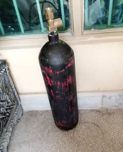 Oxygen cylinder