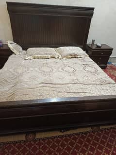 king size bed / set table/ dressing table/wardrobe