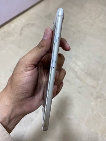 fresh phone no scratch as new- pta proof 0