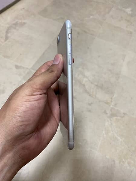 fresh phone no scratch as new- pta proof 4