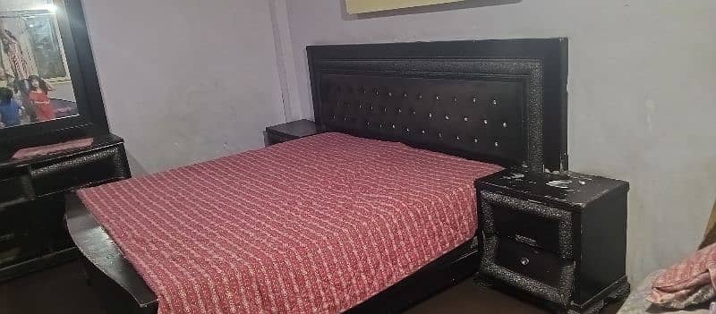 wood bed with side table and dresing 2