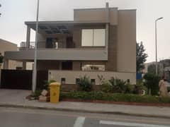 Precinct 6 272sqy 5beds brand new villa available for rent vedio available 03135549217