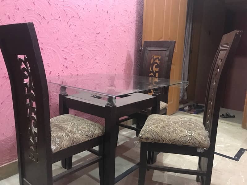 Dining table with 4 chairs 1