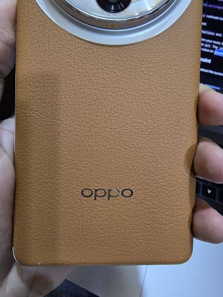 OPPO Find X7 Ultra 512GB Non PTA box open 3