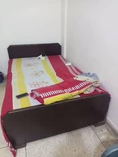 single bed with matress for sell