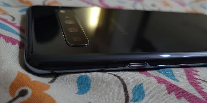 Samsung S10 5g - 10/10 Condition. One of its kind. 6